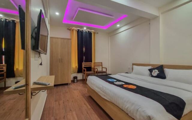 Hotel Emoji Inn