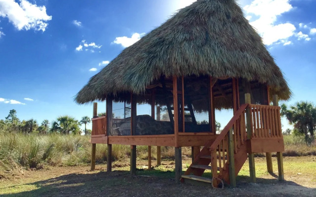 Everglades Chickee Cottages - Ochopee