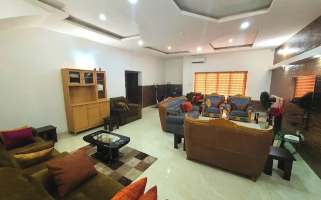 Rossy'S Apartments