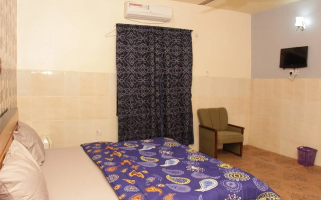 Pedallo Luxury Inn Ltd