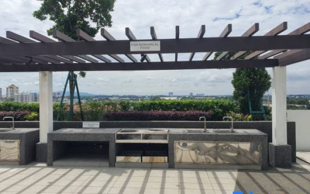 Cozy Spacious Home w/ 2 BR @ SKS Habitat Larkin JB – Outside – Johor Bahru