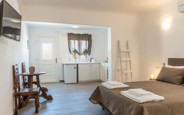 Eleni's Village Suites