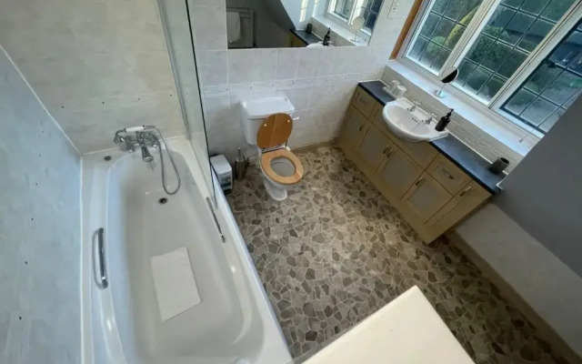 The Royal Retreat -elegant 7bdr With Garden