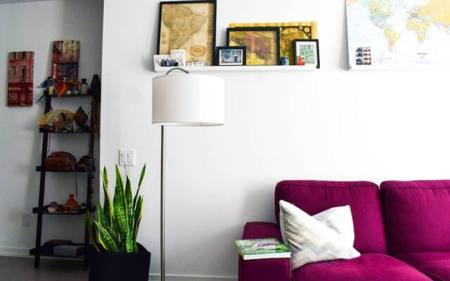 Trendy Modern 1 Bedroom Flat in the Heart of Downtown