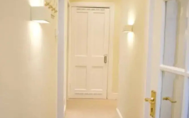 Beautiful 2 Bedroom City Centre Apartment