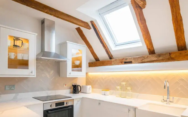 Stable Annex Bisham - Vibrant 1 Bed With Parking
