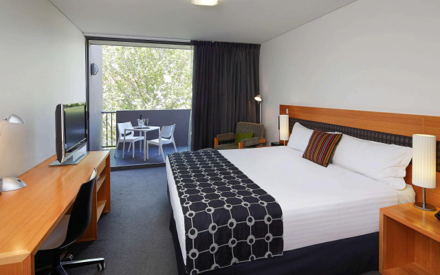 East Perth Suites Hotel – Guest Rooms – Perth