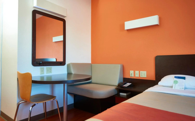 Motel 6 Wilkes Barre, PA - Arena