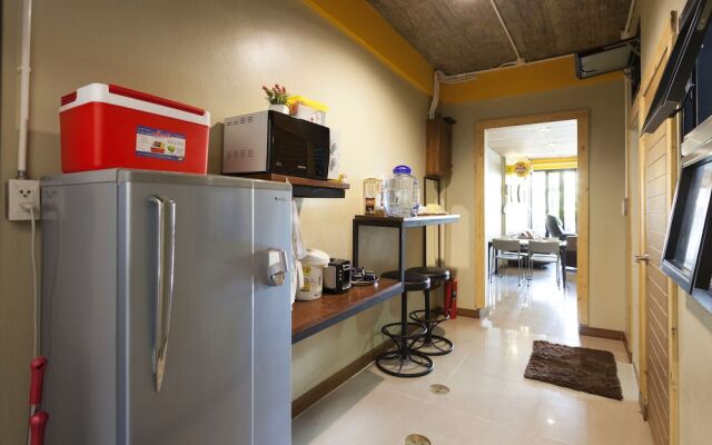 Near Shopping Mall/Old Town R.