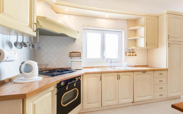70/2- Spacious & Charming 3 Bedroom Apt In Sliema
