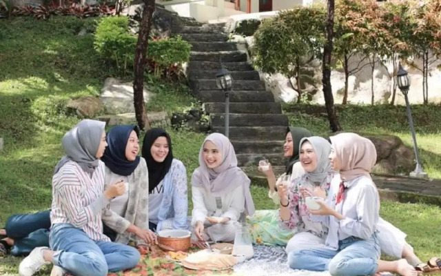 Aleyra Hotel and Villa Garut