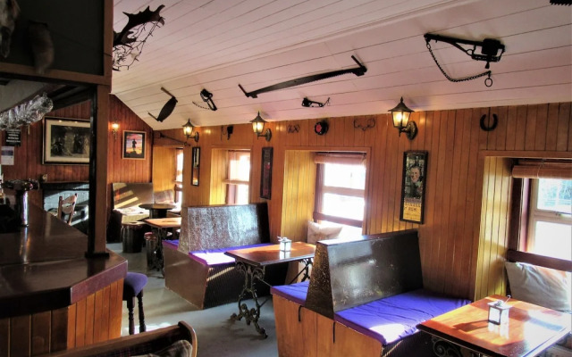 Invershin Hotel Bunkhouse & Bar