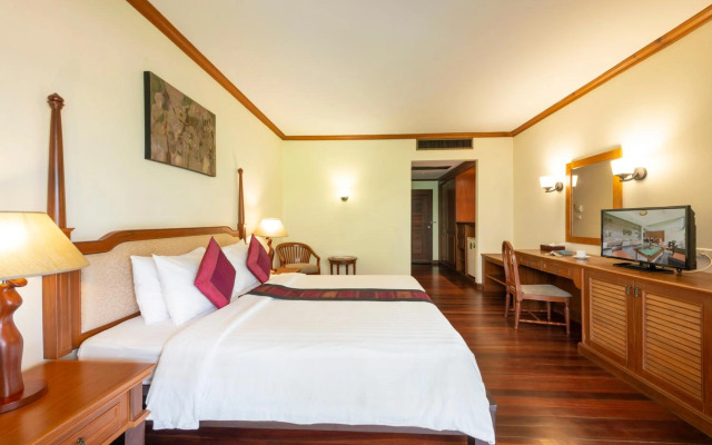 Khaolak Bay Front Resort