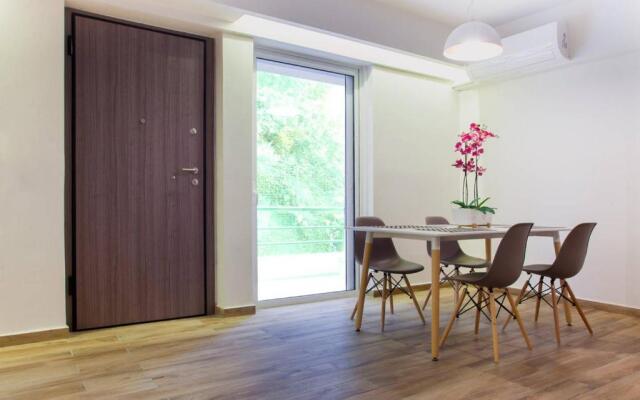 TONI'S 2BD Apartment with Terrace next to Stadium