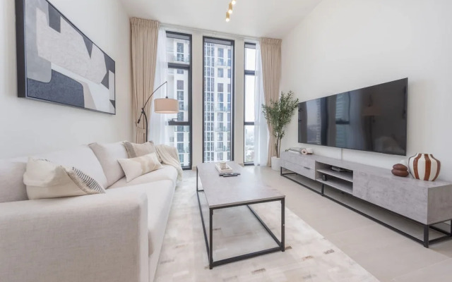 Luxury 1-bedroom JVC Apartment With Balcony Pool