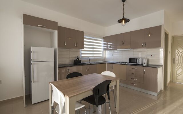 Deniz Airport Suites