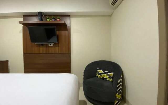 New And Homey Studio Apartment At Warhol (W/R) Residence