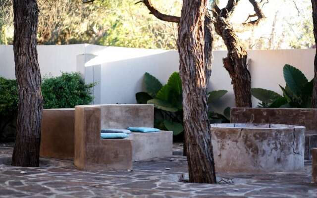 The Hedge Guesthouse