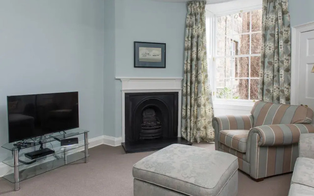 Authentic Central 3-Bedroom Apartment