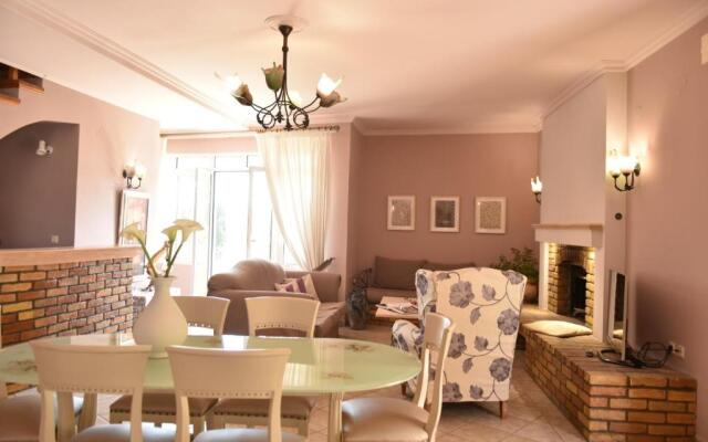 La Greda House