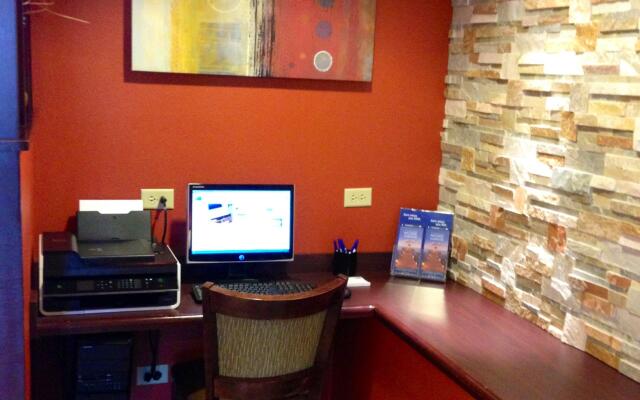 Holiday Inn Express Hotel & Suites Chicago-Algonquin by IHG
