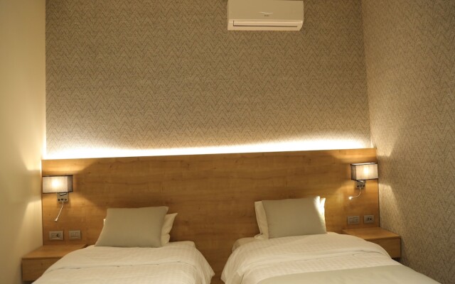 Twinz Hotel
