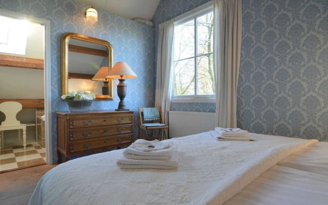 Authentic Mansion in Deil near Lake