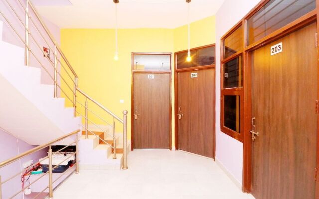 Oyo 39852 Hotel Noor