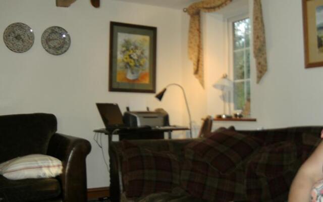 Wallace Lane Farm - Farm Home