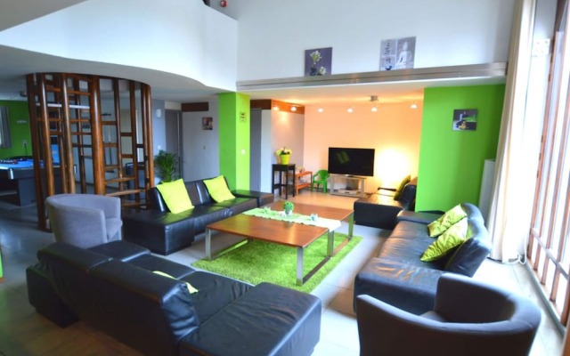 Rustic Farmhouse With Pool