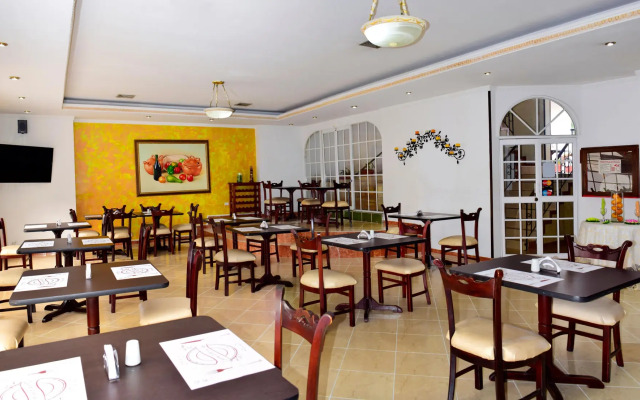Hotel Plaza Versalles