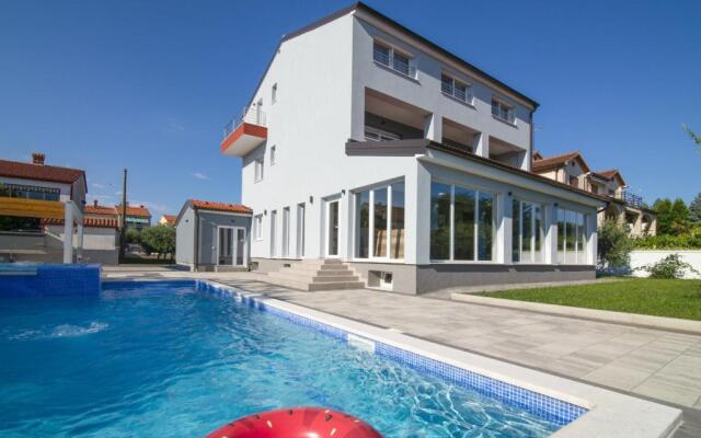 9 bedroom villa in Medulin