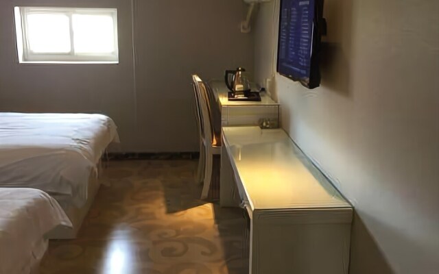 F1 Hotel