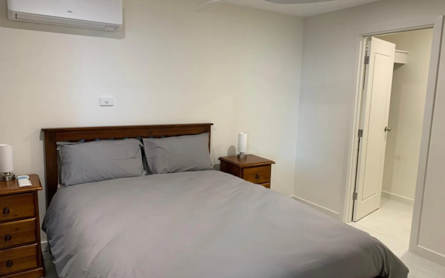 Beachside & Jetty View Apartment 4 - First Mate Apartment