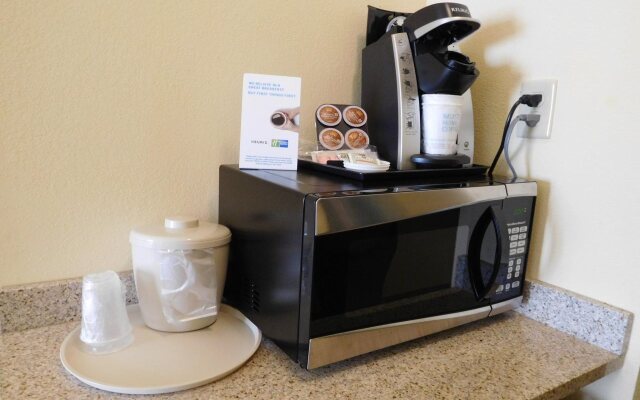 Holiday Inn Express & Suites Ponca City by IHG