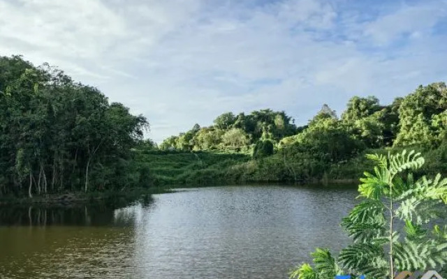 Lakeside Hideout by Evernent