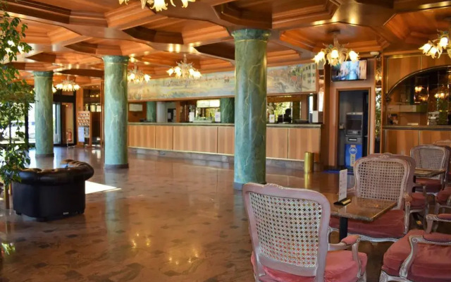 Russott Hotel