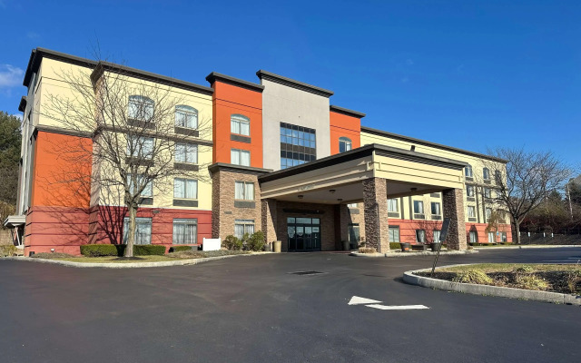 Wingate by Wyndham Harrisburg Near Hershey