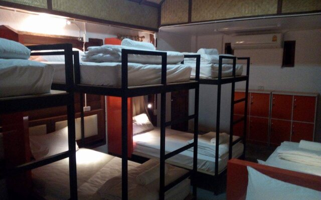 Mad Monkey Hostel Pai