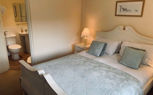 OYO Cocketts Hotel