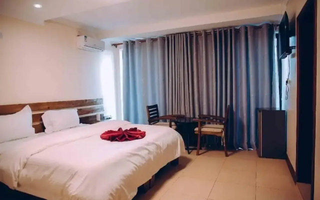 Royal Crown Hotel