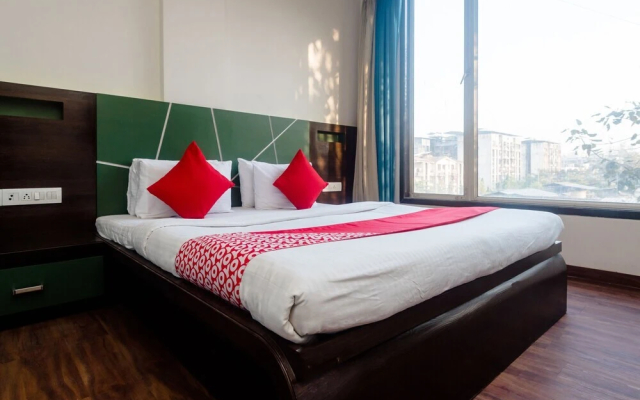 Hotel RR Suites - Near LODHA Xperia Mall