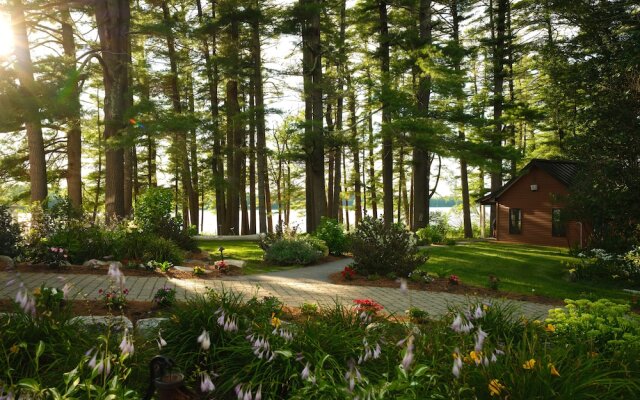 Wolf Cove Inn