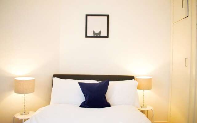 Modern 2 Bedroom Apartment in Central Edinburgh