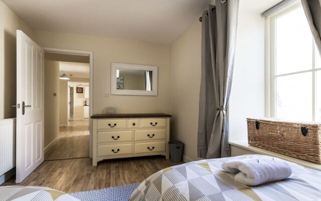 The Sail, Two Bedroom Apartment - Tenby