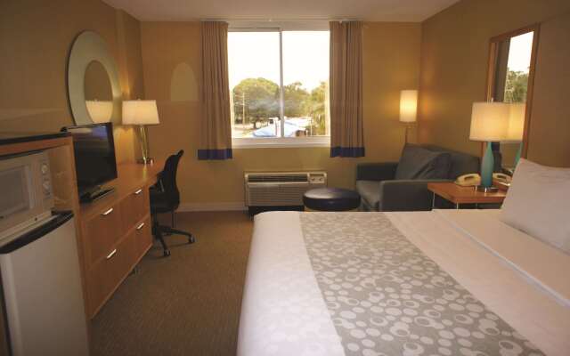 La Quinta Inn & Suites by Wyndham Sarasota Downtown