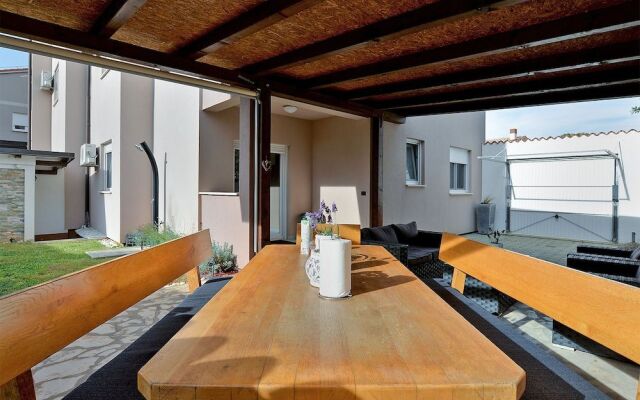 Apartment 1977
