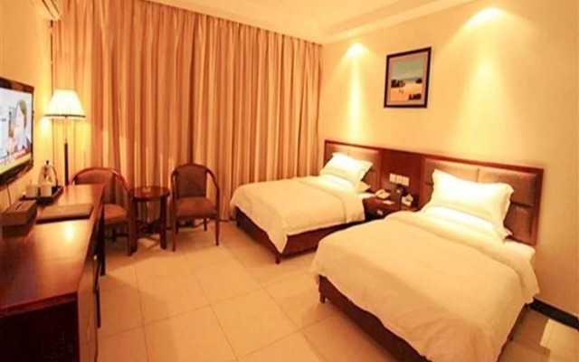 Purple Attic Holiday Hotel