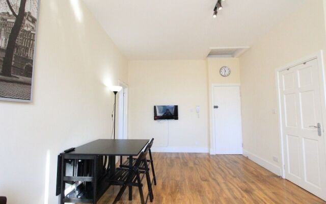 Cosy Marble Arch Apartments