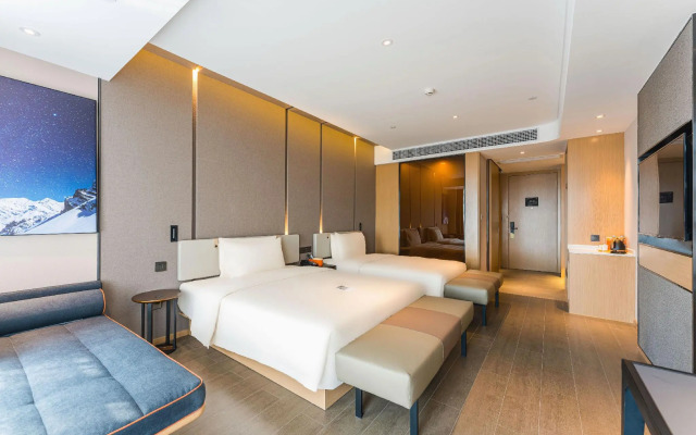 Atour Hotel Jiaxing Haiyan Haifeng Road